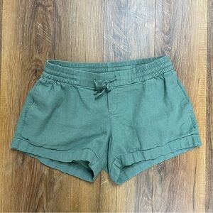 Old Navy linen blend shorts. Size Small army green / khaki